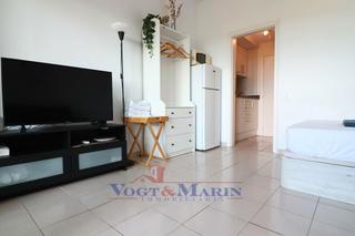 Estudi  Carrer de l'alhambra. Acogedor estudio con vistas espectaculares a la montaña y licenc