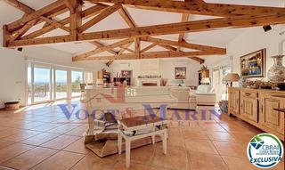 Casa  Carrer xaloc. Villa con vista al mar y piscina en els olivars, pau