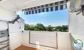Apartament  Carrer alberes/port mistral. Apartamento con terraza en port mistral, empuriabrava