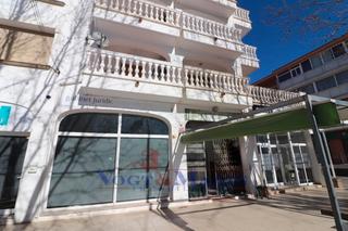 Locale commerciale  Carrer orlina. Local comercial bien ubicado en empuriabrava