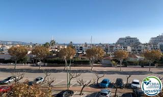Pis  Avinguda fages de climent. Apartamento con vista al mar en poblat tipuc, empuriabrava
