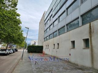 Autoparkplatz  Avinguda del nord. Parking exterior en la residencia aqua marina al lado del mercad