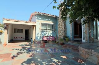 Casa aparellada  Carrer carlit. Acogedora casa completamente reformada en carlit, empuriabrava