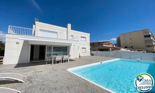 Casa  Carrer cap llarg. Casa con 5 amarres privados en santa margarita, roses