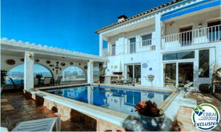 Casa  Carrer d'antoni canals. Magnífica casa con vista panorámica y licencia turística en rose