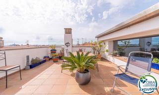 Dúplex  Carrer de l'almirall federico gravina. Dúplex en venta en  roses  centro.