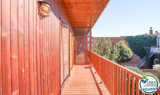Casa adossada  Avinguda fages de climent. Gran casa con garaje en la tranquila zona de vila-sacra