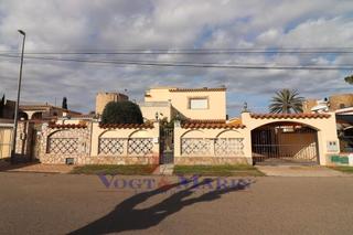 Casa  Carrer falconera. Exclusiva propiedad en empuriabrava con amarre de 12,5 metros y