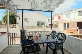 Casa adossada  Carrer sant maurici. Encantadora casa renovada en 2024 y lista para entrar a vivir