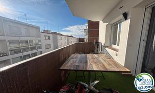 Apartament  Avinguda de la mare de déu de montserrat. Apartamento reformado a 400m del mar en el corazón de roses