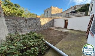 Casa adossada  Plaça de bòsnia. Bonita casa adosada con jardín en la tranquila zona de vilajuiga