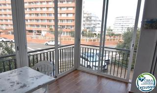 Apartament  Avinguda de la platja. Apartamento a 250 metros de la playa de santa margarita, roses.