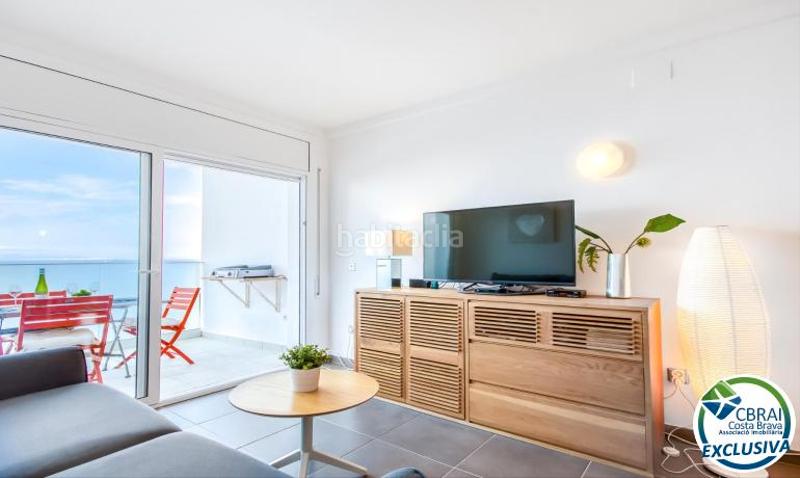Foto 04f6a1bc-3b3f-4fc3-a1bb-b368573f646f. Apartamento  con vista al mar y licencia turística en Roses