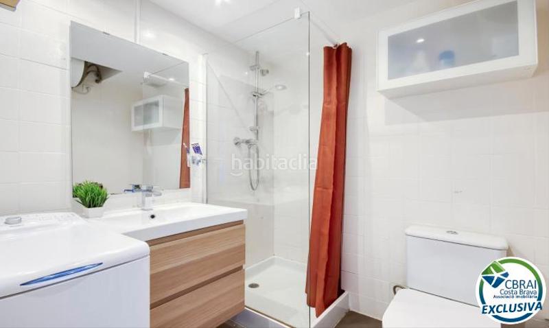 Foto 5e2f073e-c08d-4c49-89e7-dedf974e69f6. Apartamento  con vista al mar y licencia turística en Roses