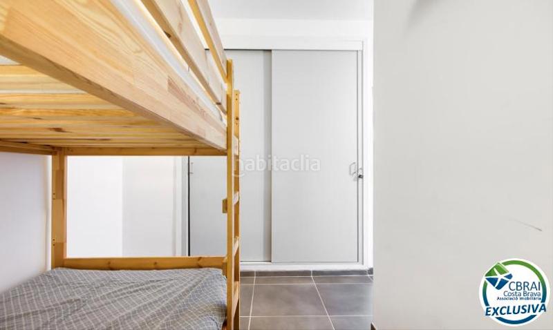 Foto bf9ad7a8-ceb3-4734-851e-799be9b9cb1b. Apartamento  con vista al mar y licencia turística en Roses
