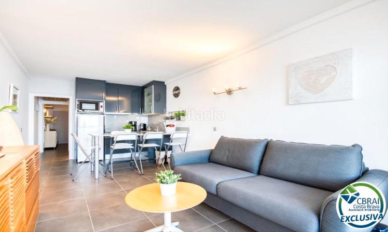 Foto e30a7560-4af2-42fd-aa59-af6176243399. Apartamento  con vista al mar y licencia turística en Roses