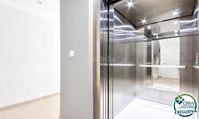 Foto 52d52283-7cde-4dbe-aa48-894840c65b5a. Apartamento  céntrico con garaje opcional en Roses