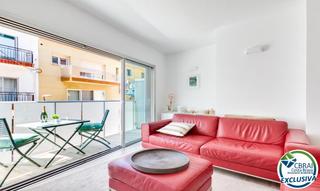 Apartament  Carrer raval dels grecs. Apartamento céntrico con garaje opcional en roses
