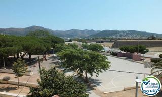Appartement  Carrer puig sacalm. Apartamento a pocos minutos del mar en mas mates