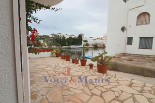 Towny house  Carrer de la valira. Bonita casa de pescador con amarre de 7 metros en zona muy tranq