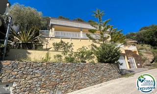 Chalet  Carrer mirón. Casa independiente con piscina en la muntanyeta, roses