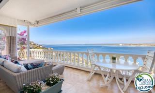 Apartament  Carrer d'antoni canals. Apartamento con gran terraza, vista al mar y piscina comunitaria