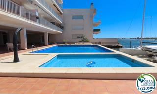 Appartement  Carrer cap ponent. Apartamento en residencia con piscina cerca del mar en santa mar