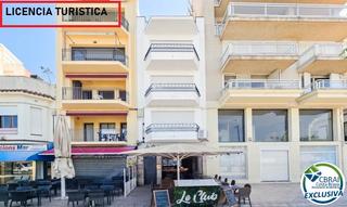 Apartament  Avinguda de rhode. Apartamento con licencia turística a 30m de la playa en roses