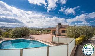 Chalet  N/a. Magnifica casa en un terreno de 2 hectareas en sant climent sesc