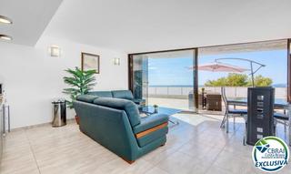 Apartamento  Carretera canyelles. Apartamento con licencia turística en primera línea de mar en ca