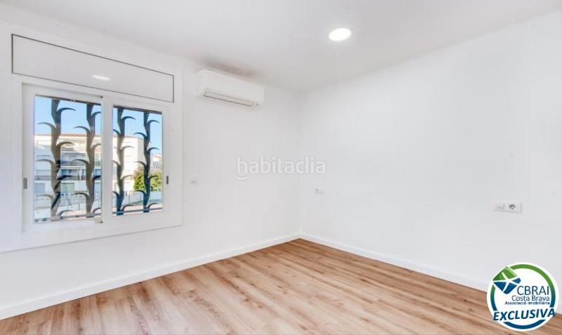 Foto bec8c55a-3cf6-4a08-8cbe-7ed434e8f253. Piccolo appartamento con riscaldamento parcheggio in Roses
