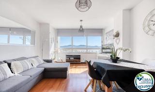 Apartament  Carrer muga-delta. Apartamento a 100m de la playa vistas al mar en empuriabrava
