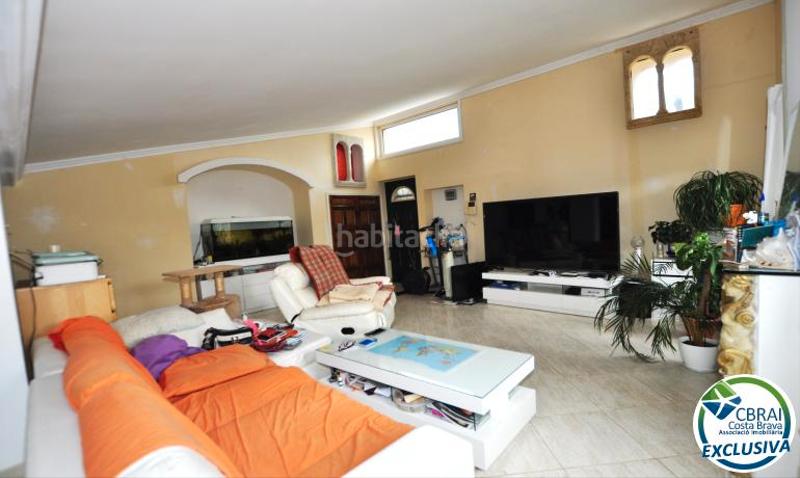 Foto 79f1bab7-0fad-40fc-8fb4-ebeb778816ee. Casa  con jardín y dos apartamentos en mas boscà, en Roses