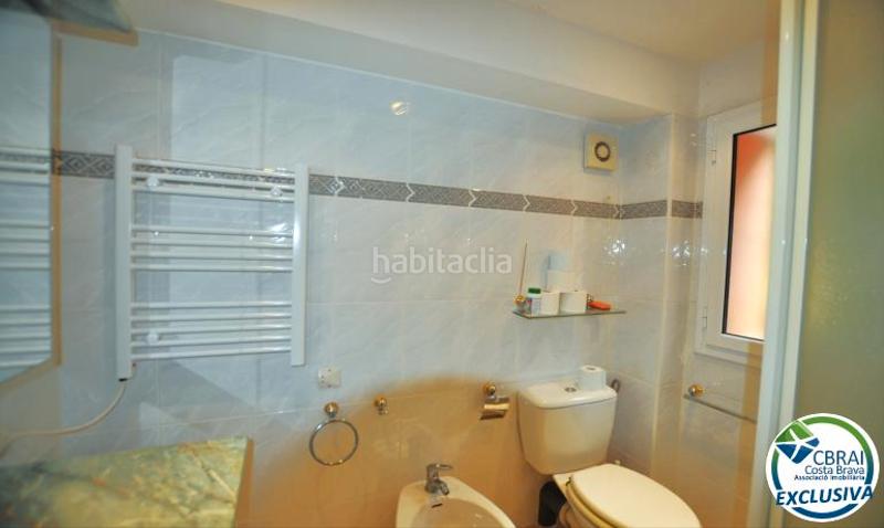 Foto fe8029cf-d531-4768-a2d5-ee220fdc9908. Casa  con jardín y dos apartamentos en mas boscà, en Roses