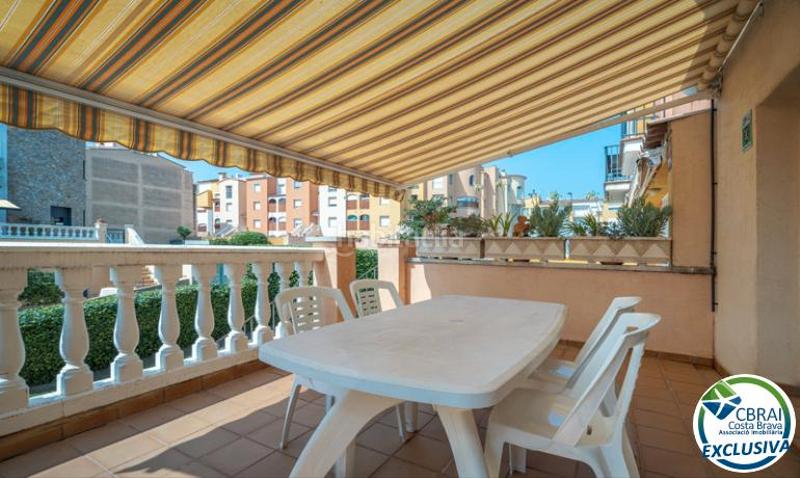 Foto d1cd87ca-afa3-462a-98d1-9d4ded70d759. Casa adosada casa céntrica con piscina comunitaria en gran reserva, en Empuriabrava