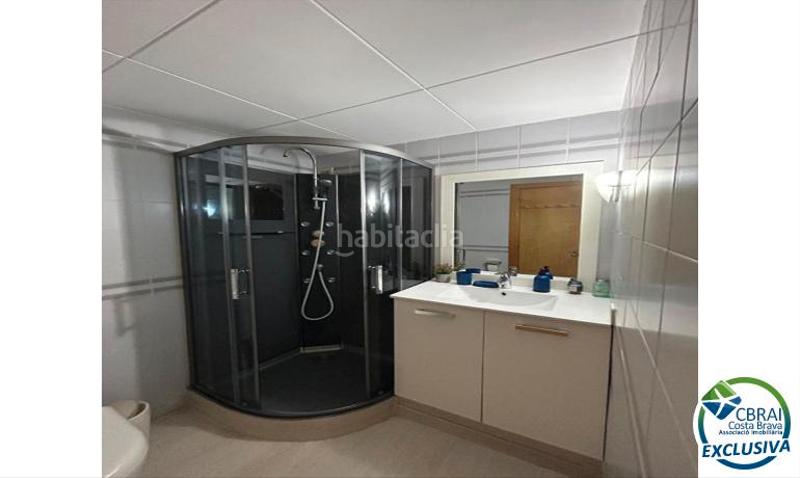 Foto d9a75d1f-c066-4b62-8f1e-f7c1b18b9223. Estudio  en primera línea de mar en Moxó - Sant Mori Empuriabrava