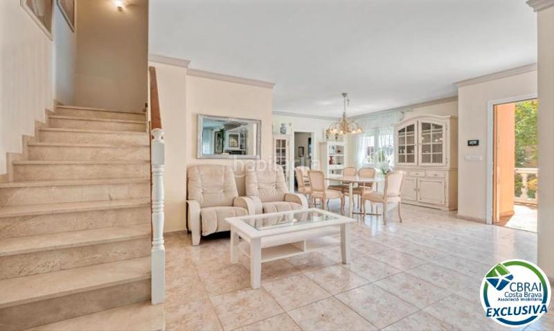 Foto 06f7cffd-c96b-4d5a-8025-8778444b576e. Casa  independiente con piscina, garaje y jacuzzi en Empuriabrava