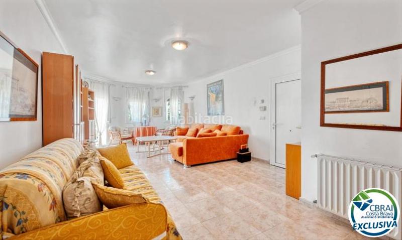 Foto 07a3da12-cbfc-47ab-a204-b9ff98b822dd. Casa  independiente con piscina, garaje y jacuzzi en Empuriabrava