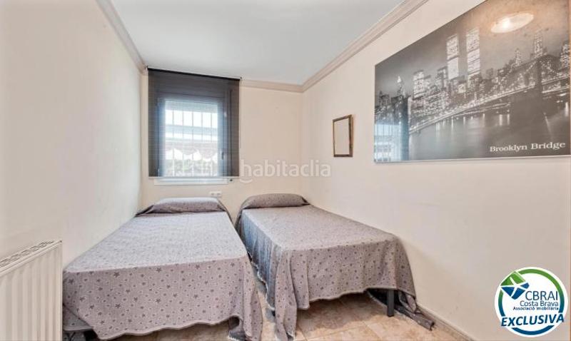 Foto 07cc372a-0dd7-4647-a221-f1045071ba21. Casa  independiente con piscina, garaje y jacuzzi en Empuriabrava