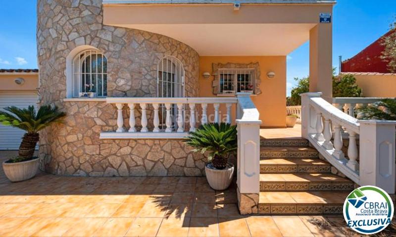 Foto 6a0e5970-3aa2-47dd-9b02-f14caf496a97. Casa  independiente con piscina, garaje y jacuzzi en Empuriabrava