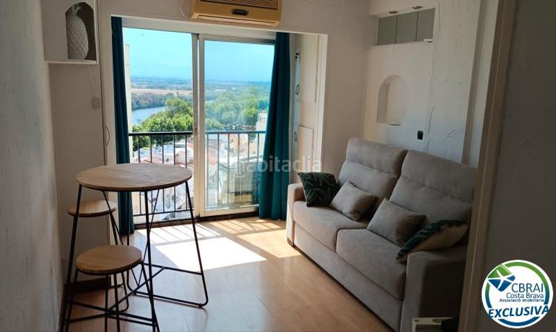 Foto cc05e327-c29d-40c0-9884-7ac9f0c22fb1. Estudio  con vista mar y a la montaña a 50m de la playa en Empuriabrava