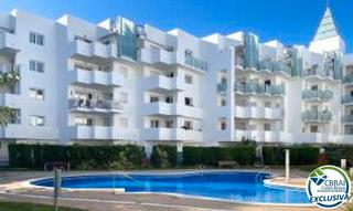 Attique  Carrer port joan. Ático con azotea y plaza de parking privada en roses