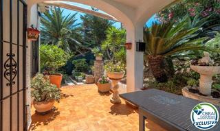 Xalet  Carrer de santa isabel. Villa con magníficas vistas panorámicas al mar