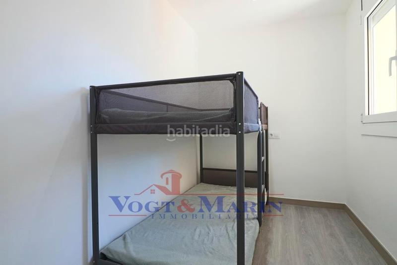 Foto 0cdc9c47-76c9-4dda-a55a-7e60e33f3359. Apartamento espectacular piso reformado con terraza, vistas parciales al canal, parking y a solo 200 metros de la playa en Roses