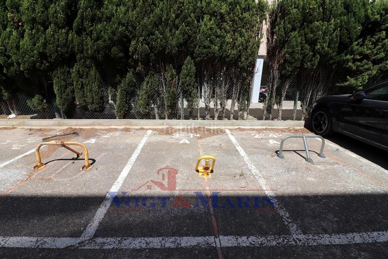 Foto d1d82b8d-8b89-43c3-bafd-f38702e60da1. Apartamento espectacular piso reformado con terraza, vistas parciales al canal, parking y a solo 200 metros de la playa en Roses