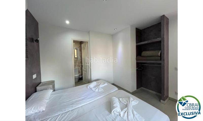 Foto 6186fcde-7012-4896-8b2c-957d5e4ec317. Casa pareada villa con licencia turística y piscina en Empuriabrava