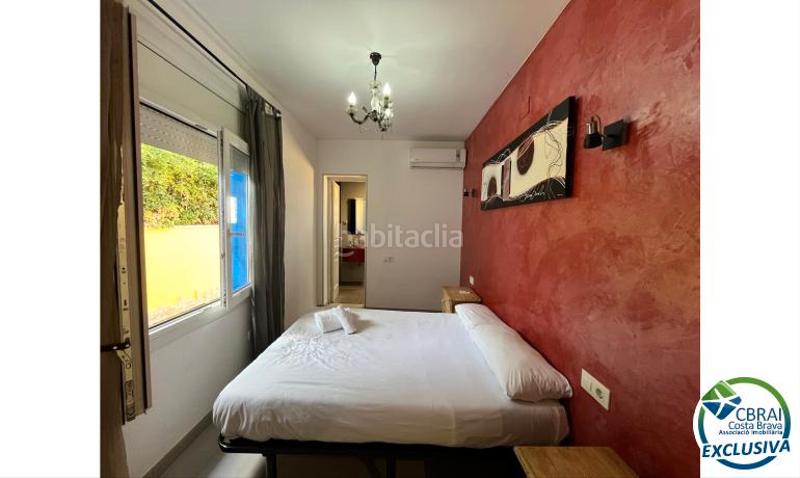 Foto 7d2e6c12-3219-4690-958f-211dfc2e53de. Casa pareada villa con licencia turística y piscina en Empuriabrava