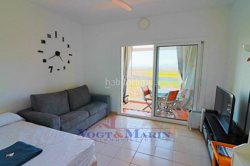 Foto e86b3878-2d82-4543-af15-477c843161a7. Estudio acogedor estudio con vistas espectaculares a la montaña y licencia turística en Roses