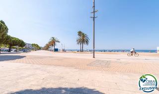 Appartement  Carrer de figueres. Apartamento moderno en primera línea de mar en roses