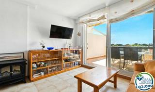 Apartament  Carrer de la muga. Apartamento a 200m del mar con terraza y ascensor en empuriabrav